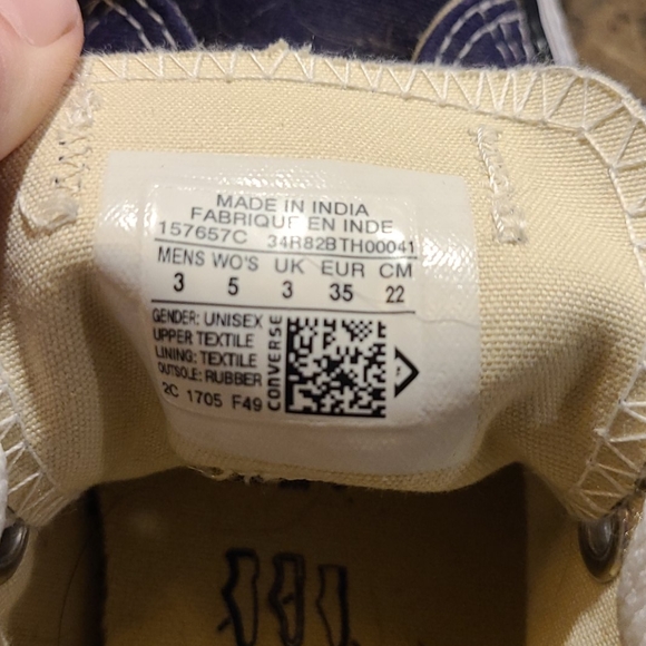 Never worn navy blue Converse - Picture 3 of 3